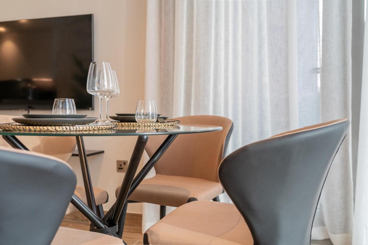 Desert Living Luxury - Jumeirah Living Marina Gate अपार्टमेंट